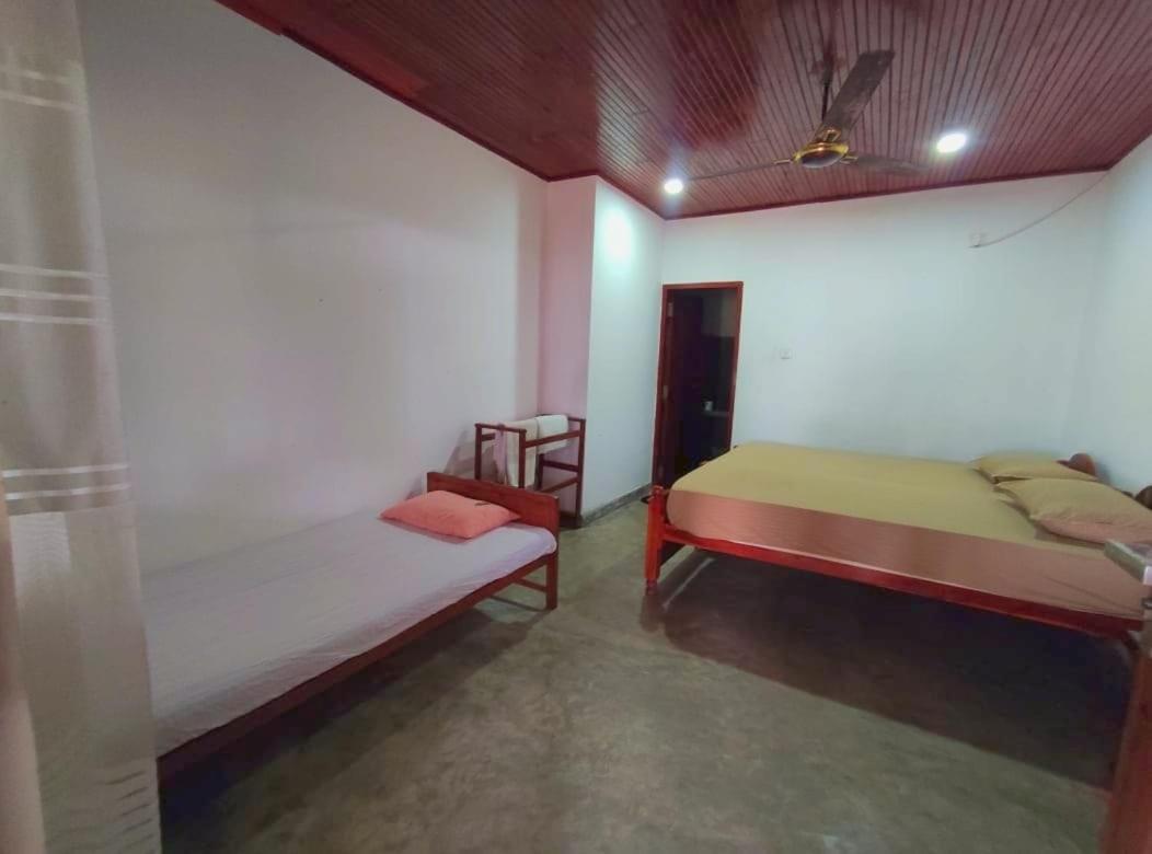 Blue Corals Beach Bungalow Matara Room photo