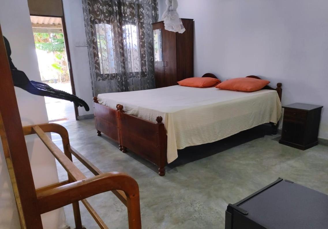 Blue Corals Beach Bungalow Matara Room photo